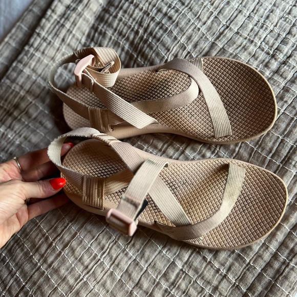 Women’s Pale Pink Chaco’s! - Picture 4 of 5